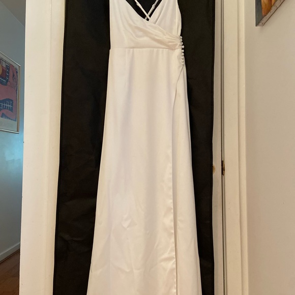 Long white dress - Picture 1 of 7